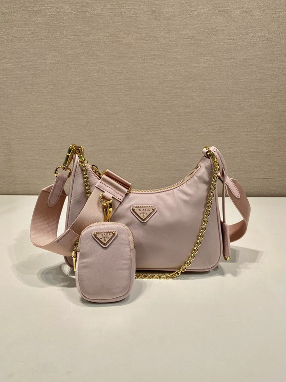 Prada Re-Edition 2005 Shoulder Bag with Pouch in Pink Re-Nylon