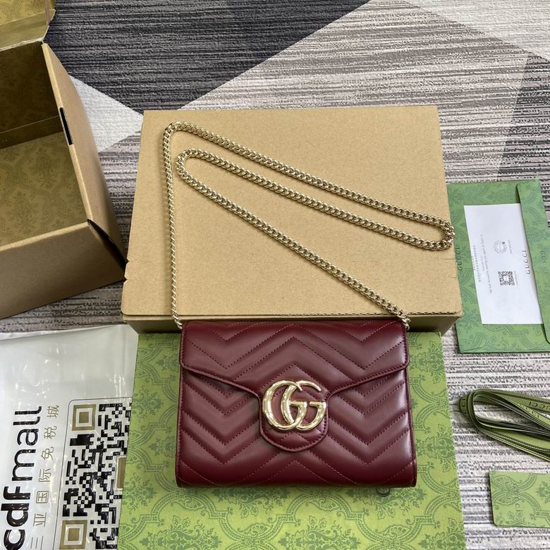 Gucci GG Marmont Matelassé Mini Chain Bag in Burgundy Leather