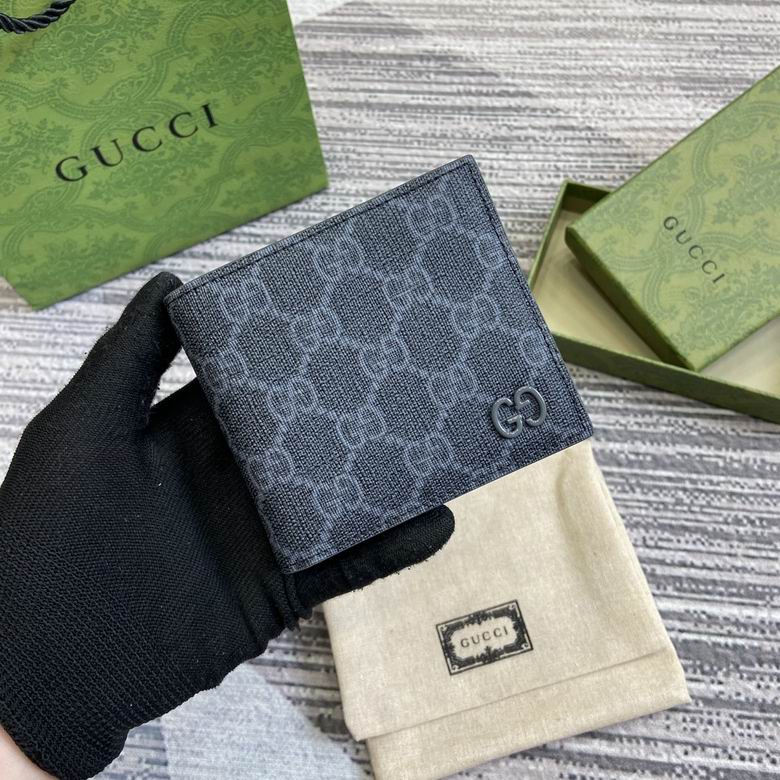 Gucci GG Supreme Bi-Fold Wallet with GG Detail in Black and Grey