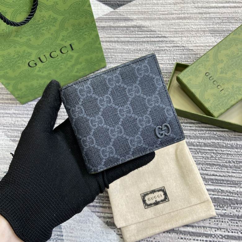 Gucci GG Supreme Bi-Fold Wallet with Interlocking G Detail in Black/Grey