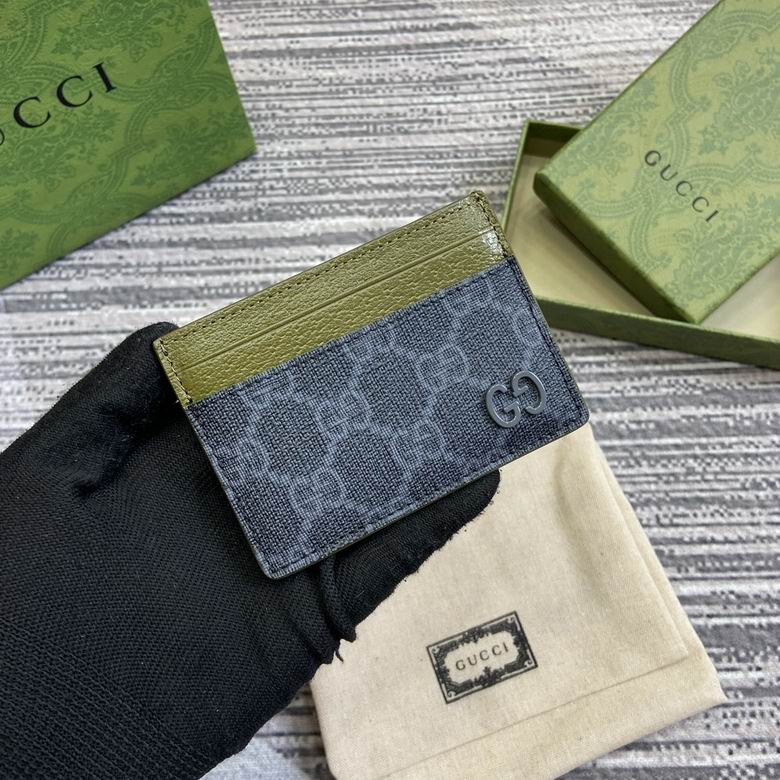 Gucci GG Supreme Card Case with GG Detail in Grey Canvas and Green Leather