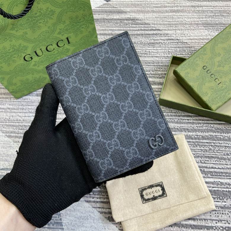 Gucci GG Supreme Vertical Bifold Wallet in Black and Grey Canvas
