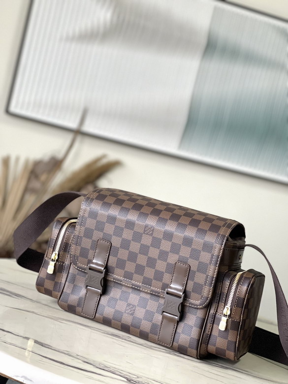 Louis Vuitton Reporter Messenger Bag in Damier Ebene Canvas