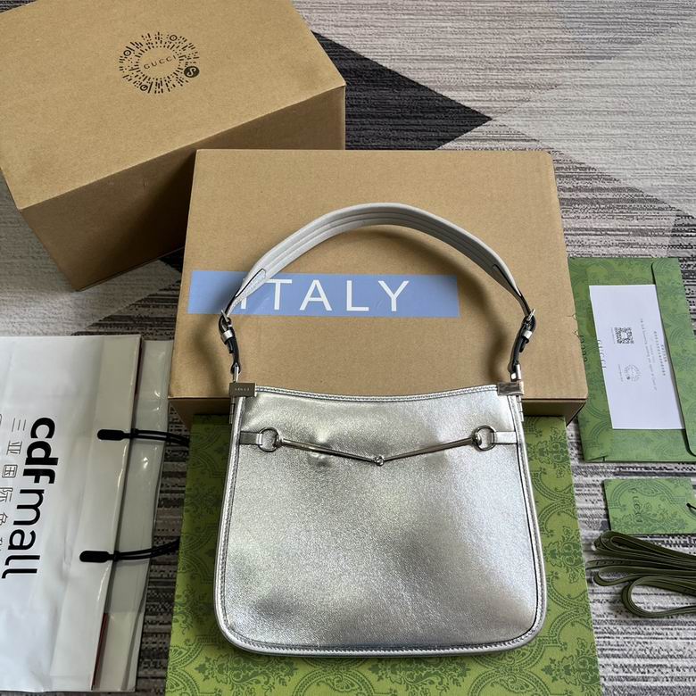 Gucci Horsebit Slim Small Shoulder Bag in Silver Metallic Leather