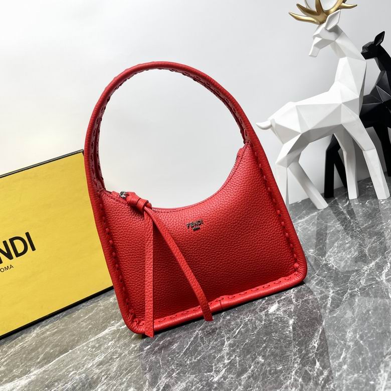 Fendi Fendessence · 20.5×28×7 cm