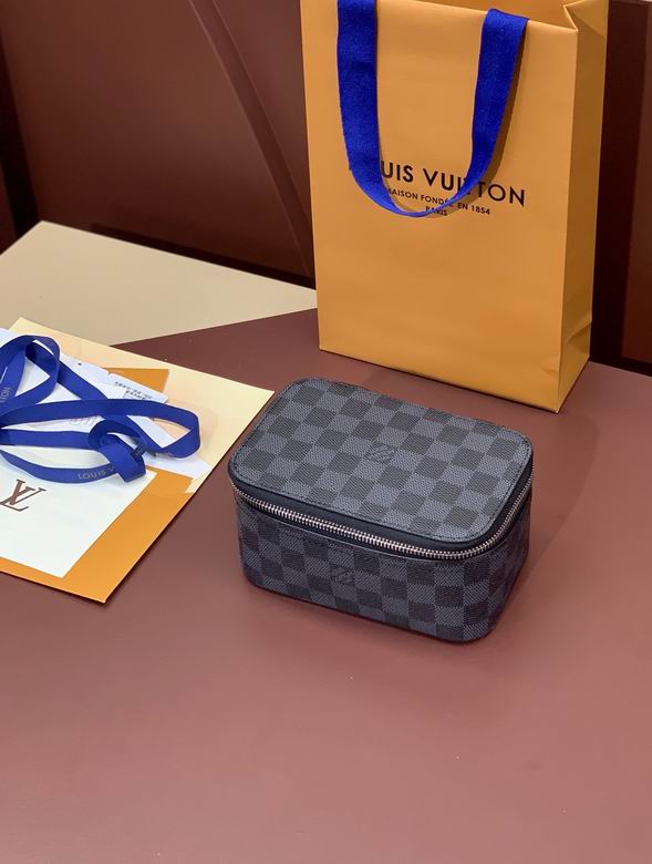 Louis Vuitton Packing Cube PM Zip Travel Case in Damier Graphite Canvas