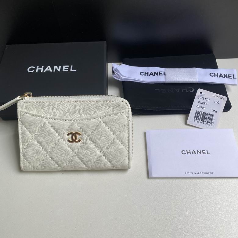 Chanel Classic Zipped Coin Purse Card Holder in White Quilted Grained Leather