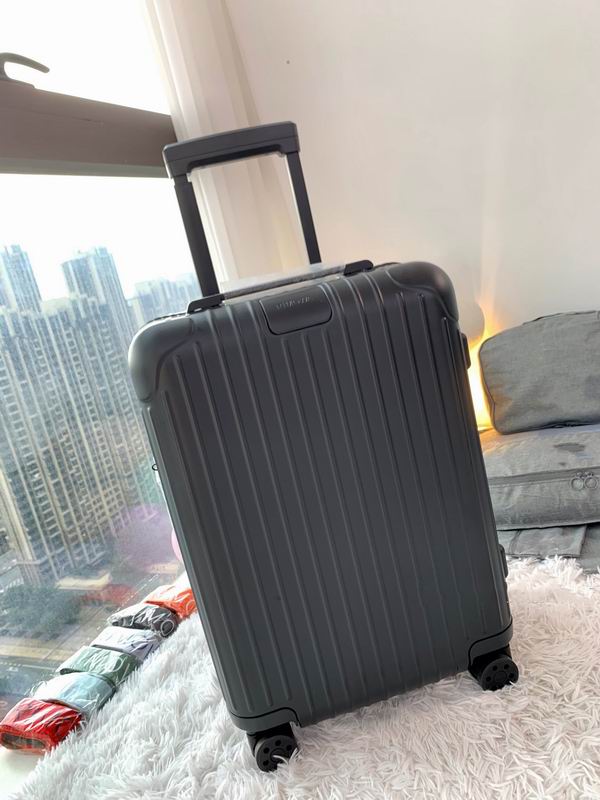 Rimowa Essential Cabin Hardside Spinner Suitcase in Matte Grey