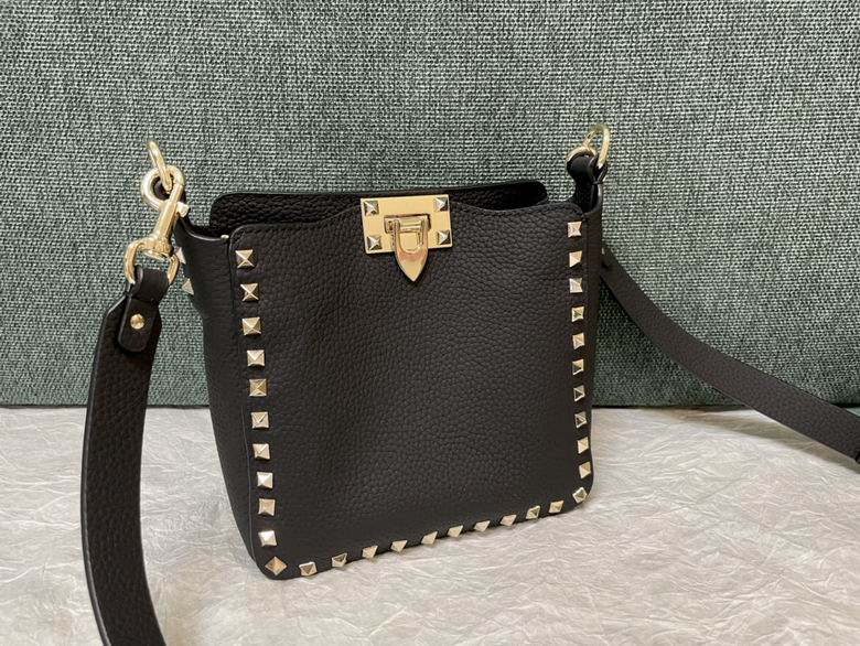 Valentino Rockstud · 27×7×25 cm