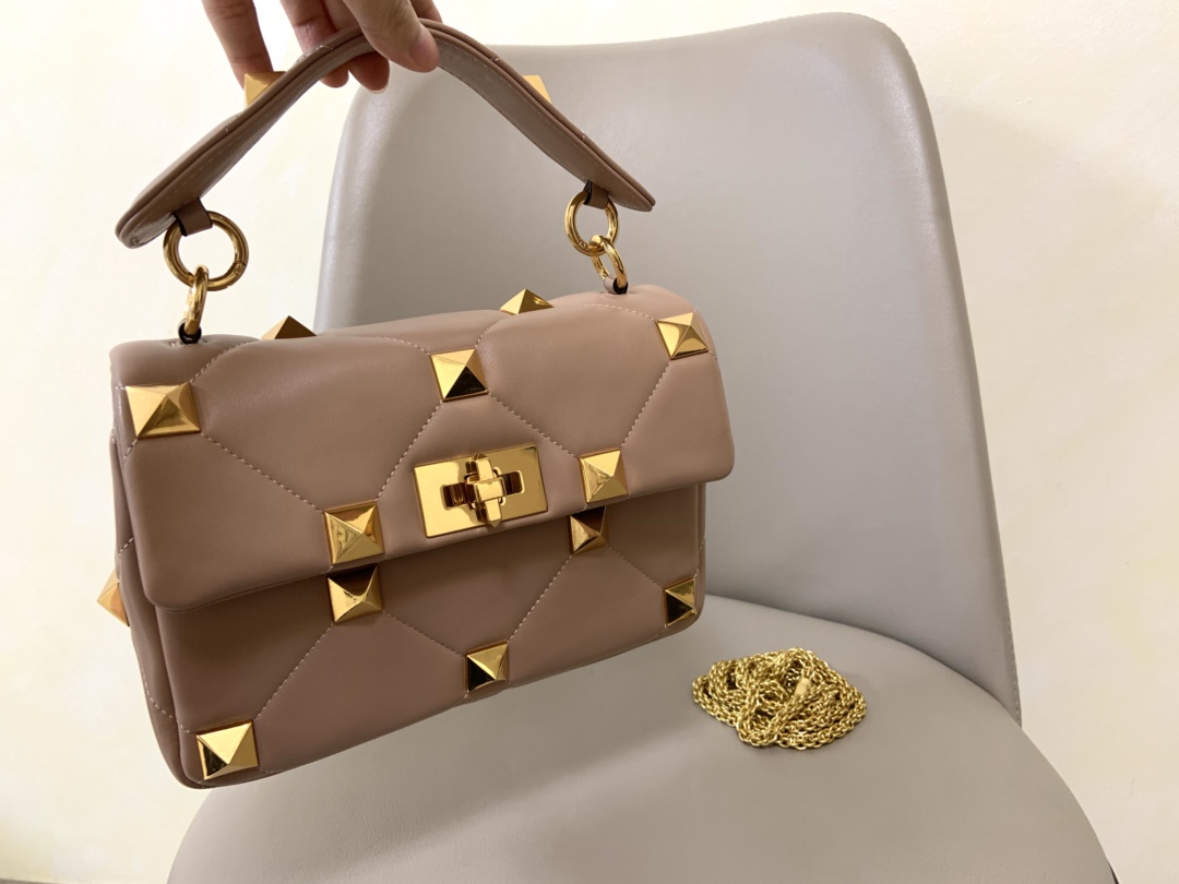Valentino Roman Stud · 30×20×12 cm