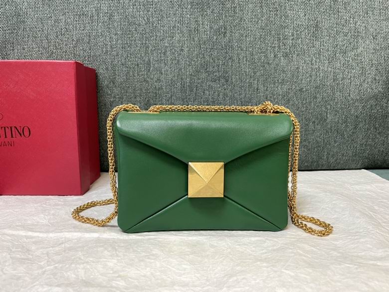 Valentino One Stud · 19×14×11 cm