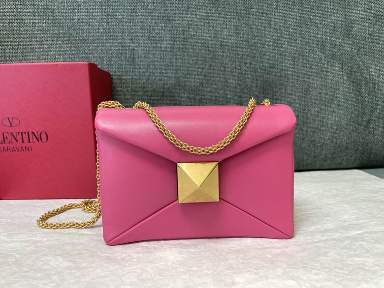 Valentino Garavani One Stud Chain Shoulder Bag in Pink Nappa Leather