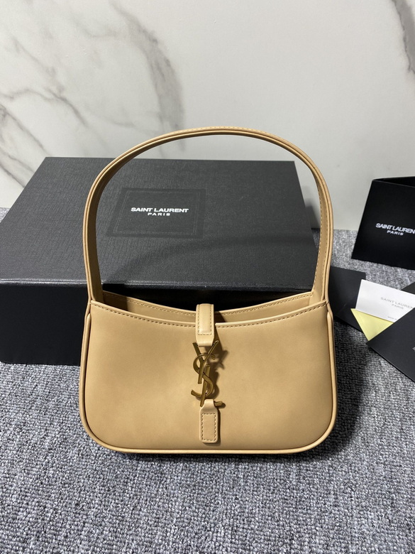 Saint Laurent Le 5 à 7 · 19×12.5×4.5 cm