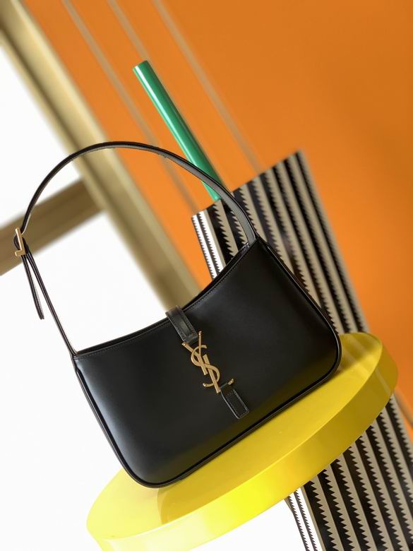 Saint Laurent Le 5 à 7 Small Hobo Shoulder Bag in Black Smooth Leather