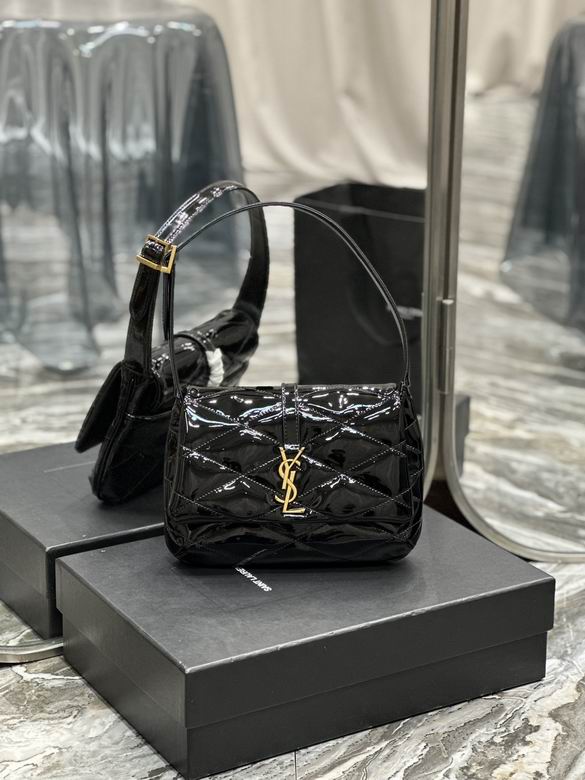Saint Laurent Le 5 à 7 Hobo Shoulder Bag in Black Quilted Patent Leather