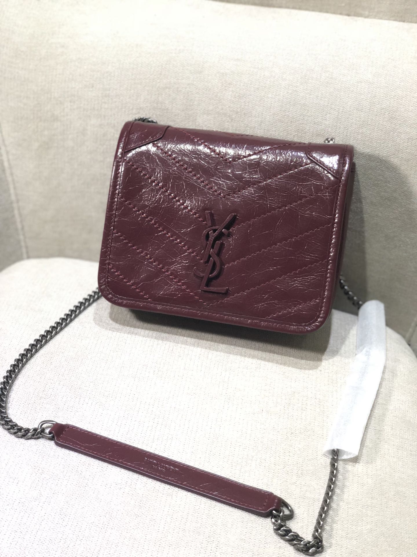 Saint Laurent Niki · 19×15×5 cm