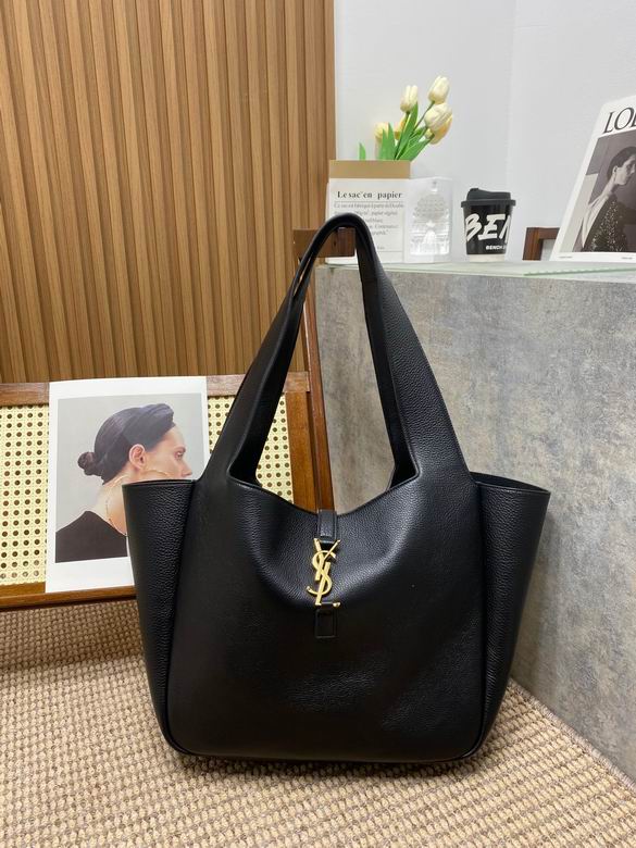 Saint Laurent Bea Maxi Shopping Tote Bag in Black Grained Leather