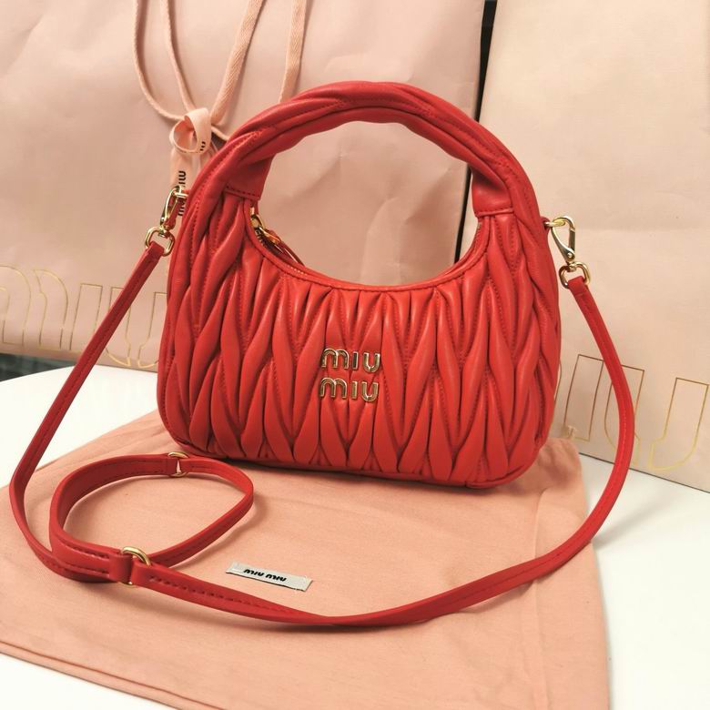 Miu Miu Wander · 23×13×7 cm