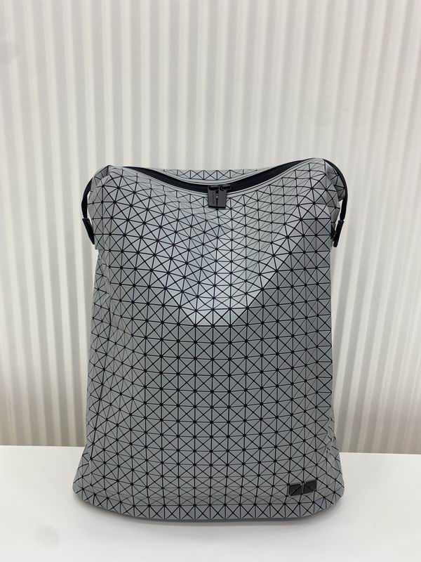 Issey Miyake Bao Bao · 41.5×32 cm
