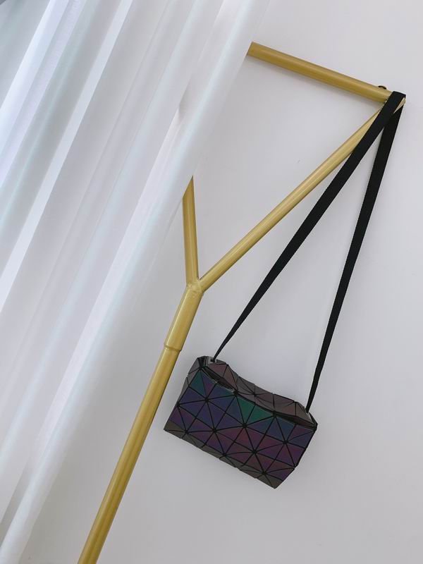 Issey Miyake Bao Bao Carton · 23×15 cm