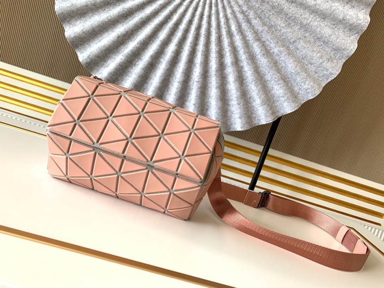 Issey Miyake Geometric Triangle-Panel Crossbody Messenger Bag in Pink