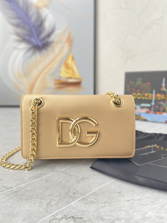 Dolce & Gabbana 3.5 Chain Shoulder Bag with DG Logo in Camel Leather