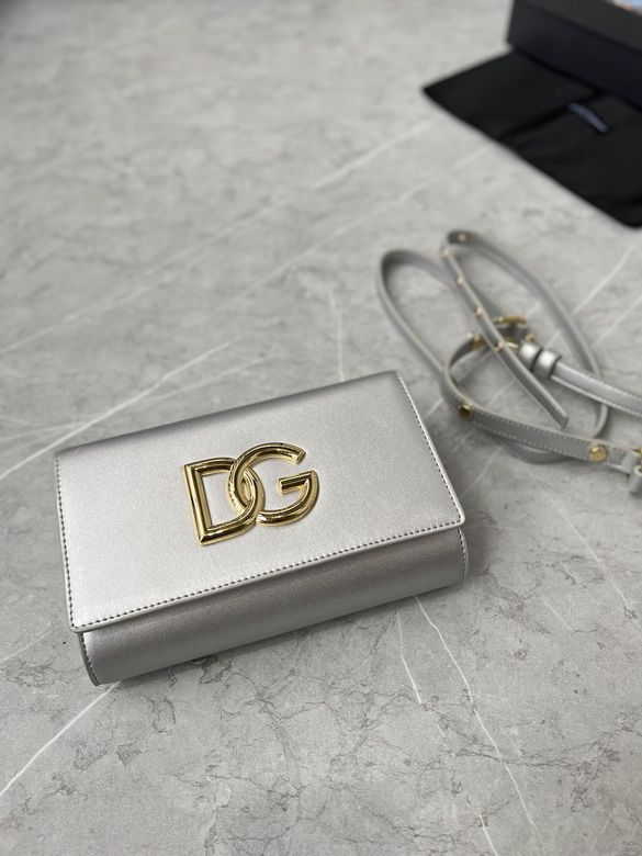 Dolce & Gabbana 3.5 Crossbody Clutch Bag in Silver Metallic Leather