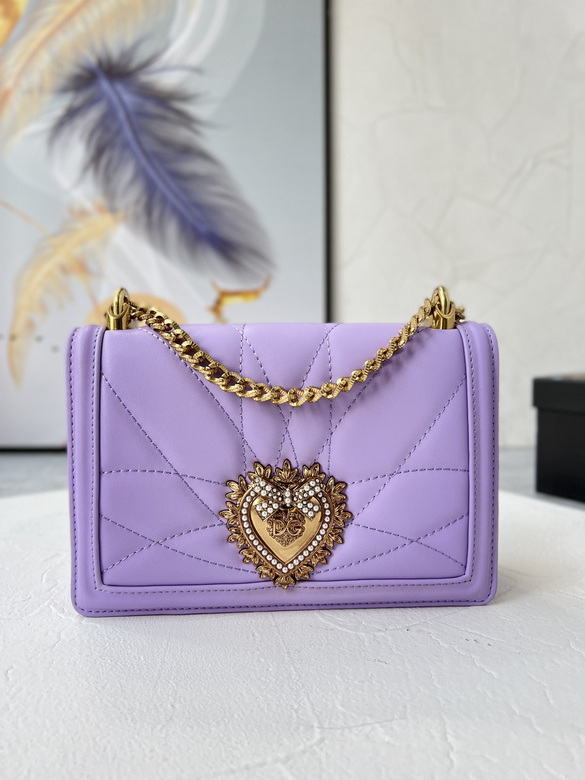 Dolce & Gabbana Devotion Medium Shoulder Bag in Lilac Quilted Leather