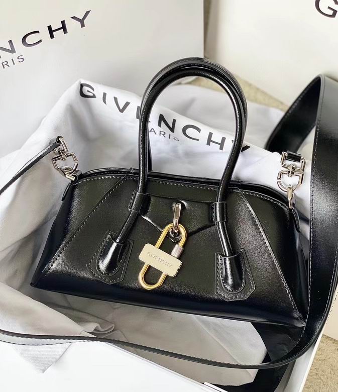 Givenchy Antigona Stretch · 22×12×8 cm