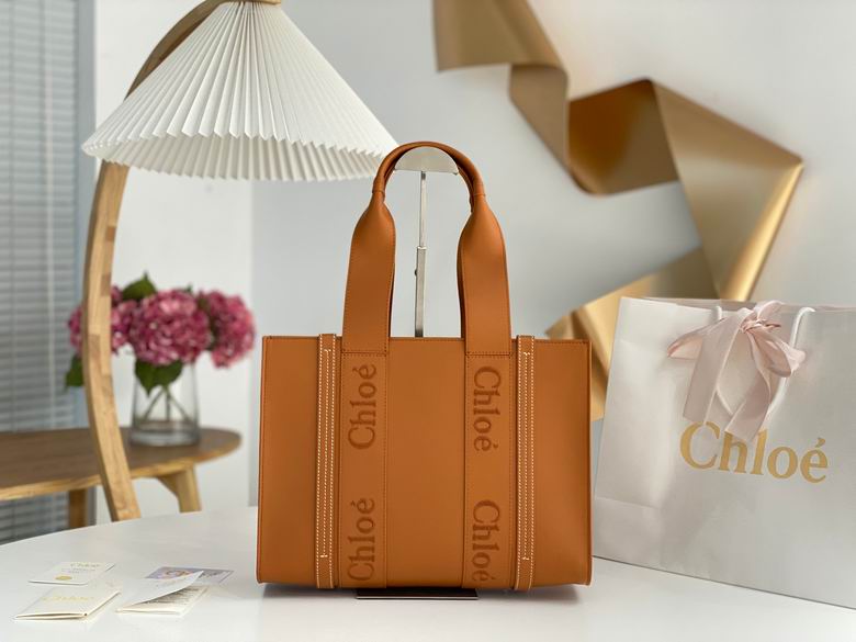 Chloé Woody Medium Tote Bag in Tan Leather with Tonal Logo Straps