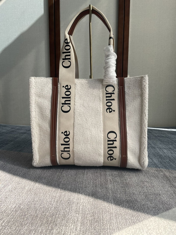 Chloé Woody Medium Tote Bag in Cream Shearling with Brown Leather Trim