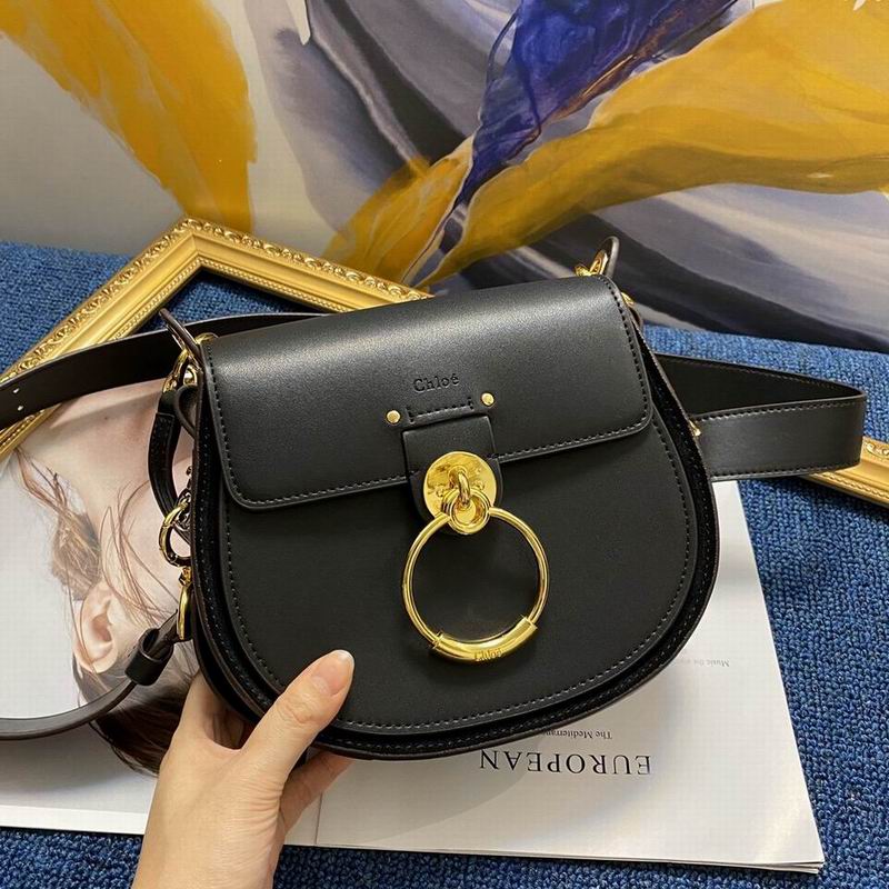 Chloé Tess Saddle Shoulder Bag in Black Smooth Leather with Gold Ring