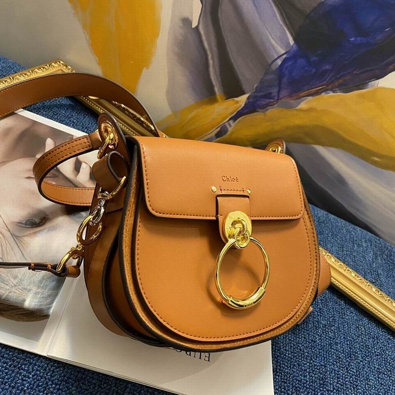 Chloé Tess Saddle Shoulder Bag in Tan Leather with Gold Ring Closure