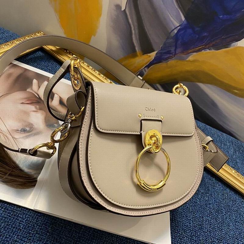Chloé Tess Saddle Shoulder Bag in Greige Smooth Leather with Gold Ring
